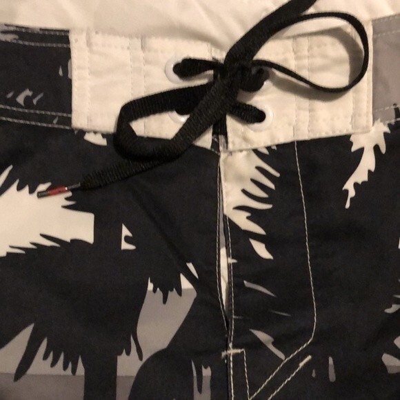 Tony Hawk board shorts swim trunks size small - Picture 4 of 7